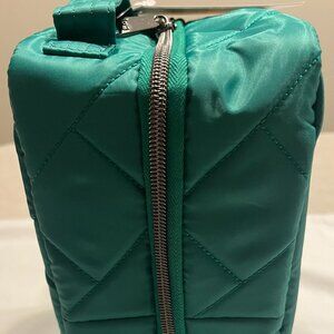Lug Wingback Toiletry Case (Kelly Green)